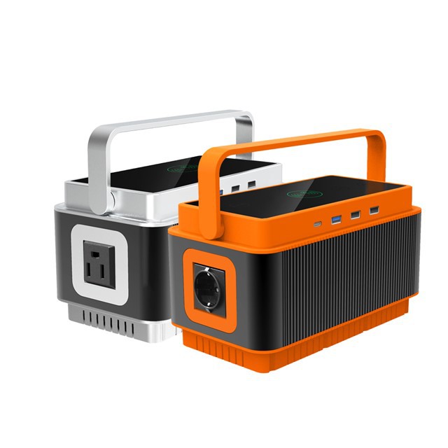 Nešiojamasis maitinimo šaltinis, skirtas įkrauti lauke